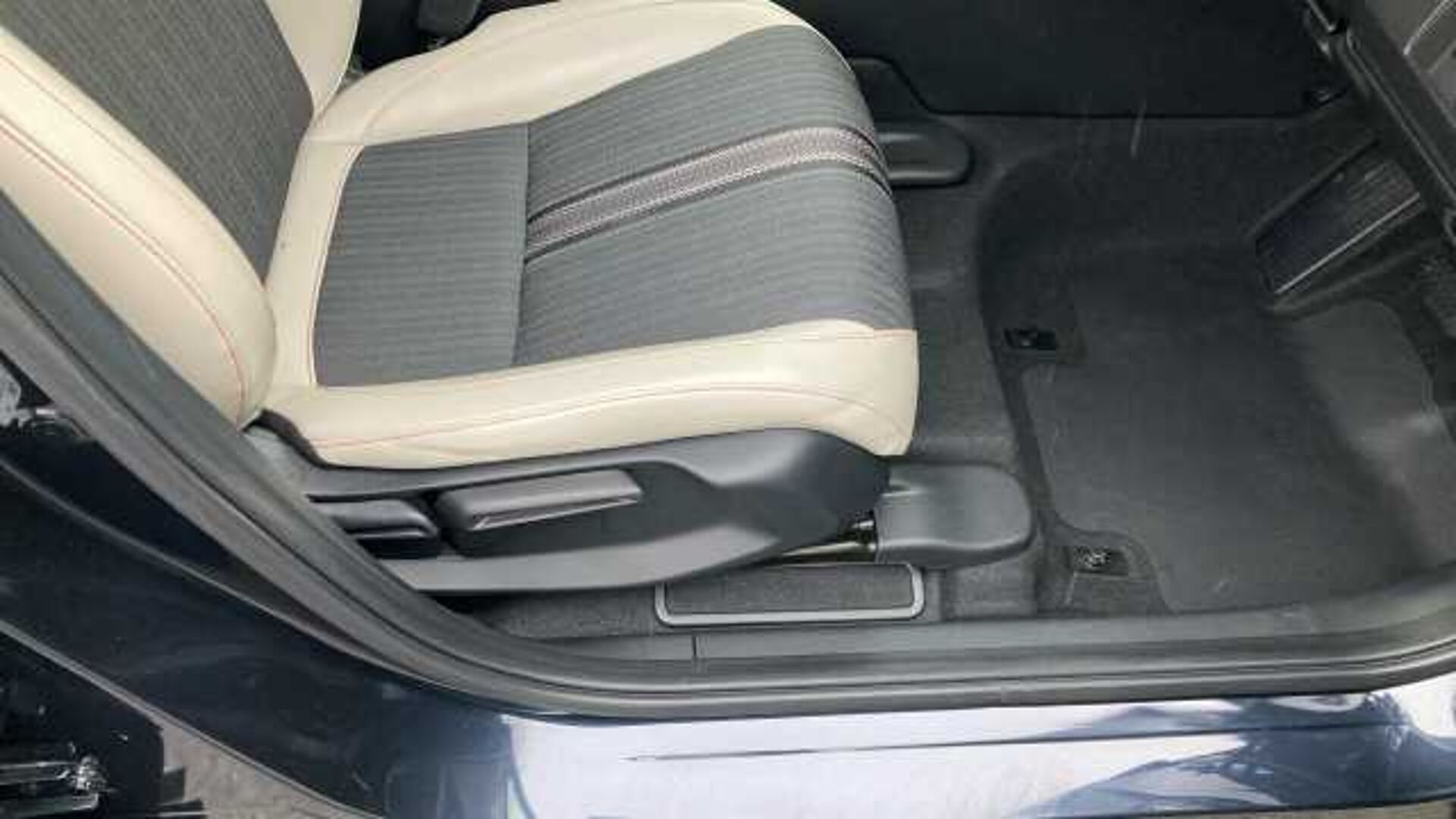 Honda HR-V Hybrid 1.5 eHEV Advance Style 5dr CVT Hybrid Hatchback 