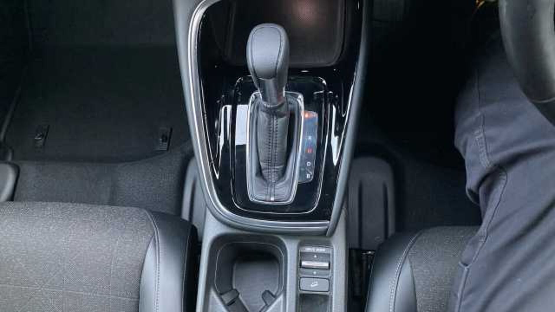 Honda HR-V Hybrid 1.5 eHEV Advance 5dr CVT Hybrid Hatchback 