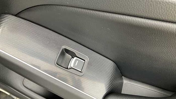 Honda Civic Hybrid 2.0 eHEV Advance 5dr CVT Hybrid Hatchback 